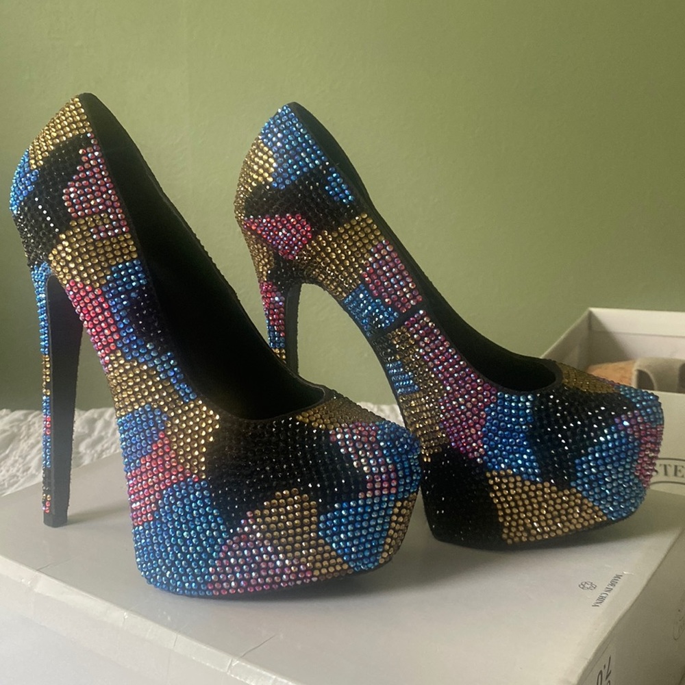 STEVE MADDEN, party heels💙